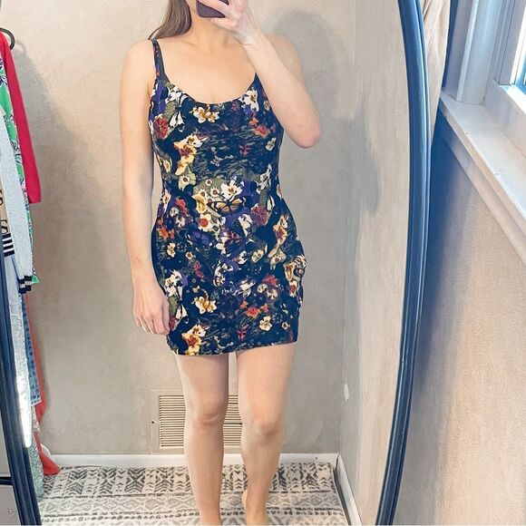 Urban Outfitters Mallory Velvet Mini Dress M - Picture 4 of 9